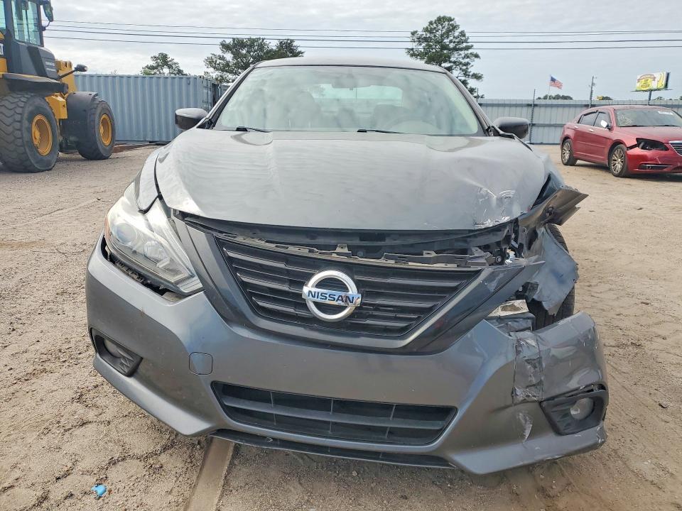 49054016 :رقم المزاد ، 1N4AL3AP8JC200543 vin ، 2018 Nissan Altima مزاد بيع