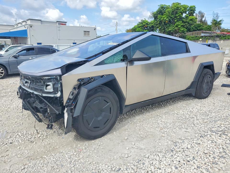 48161596 :رقم المزاد ، 7G2CEHEDXSA073450 vin ، 2025 Tesla Cybertruck مزاد بيع