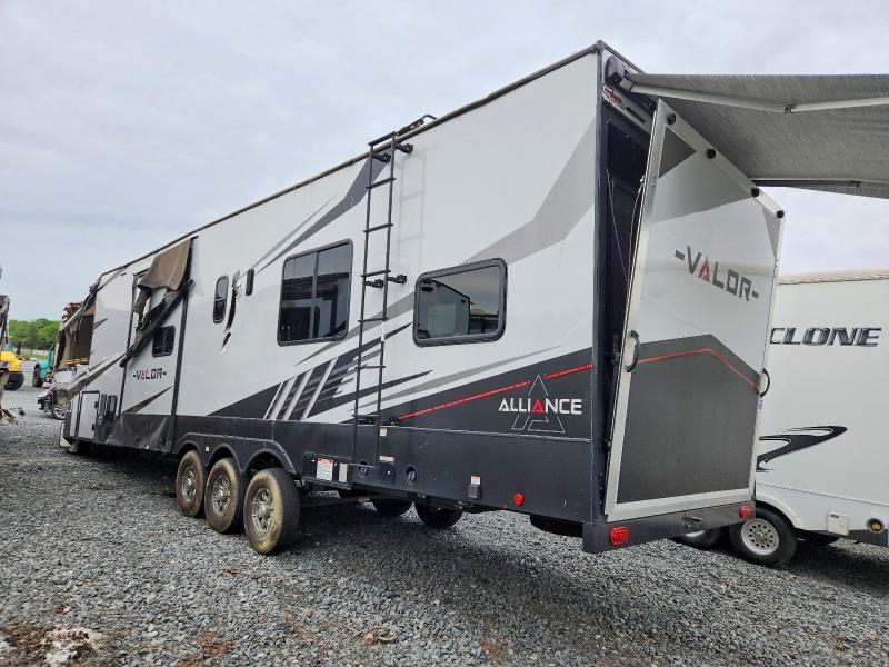 47695486 :رقم المزاد ، 7M5FV4432NA005561 vin ، 2022 Alliance Rv Valor مزاد بيع
