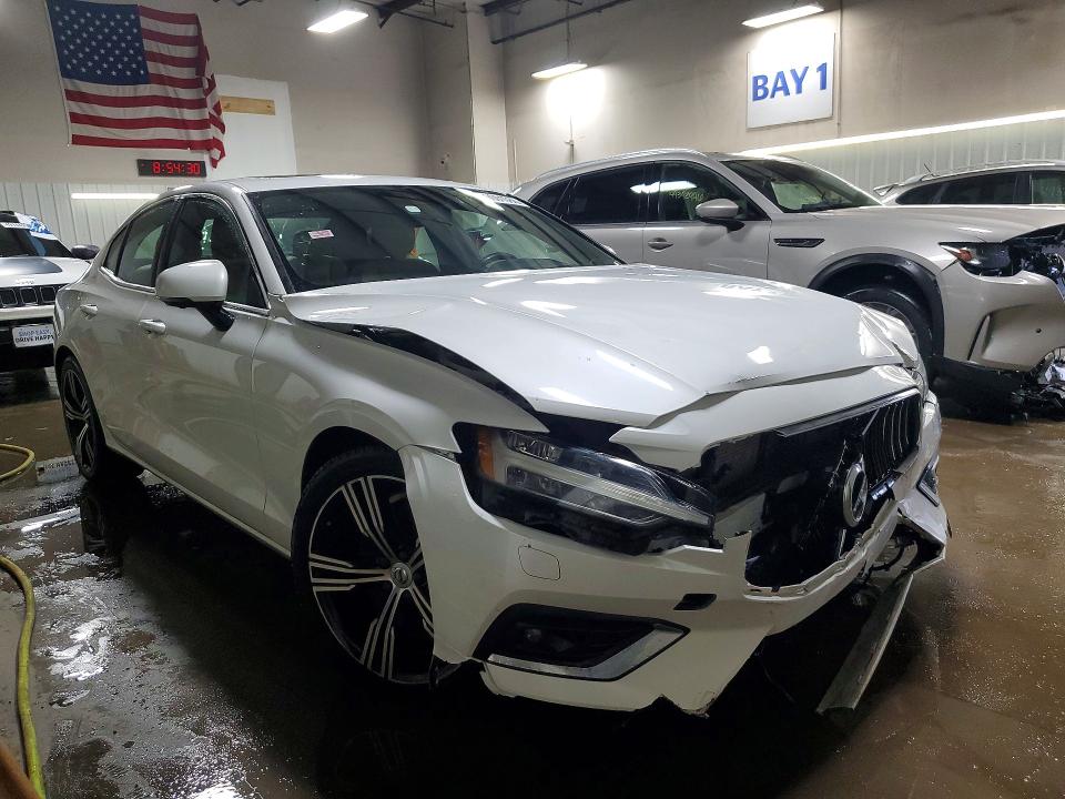 49001086 :رقم المزاد ، 7JRA22TL9KG015365 vin ، 2019 Volvo S60 مزاد بيع