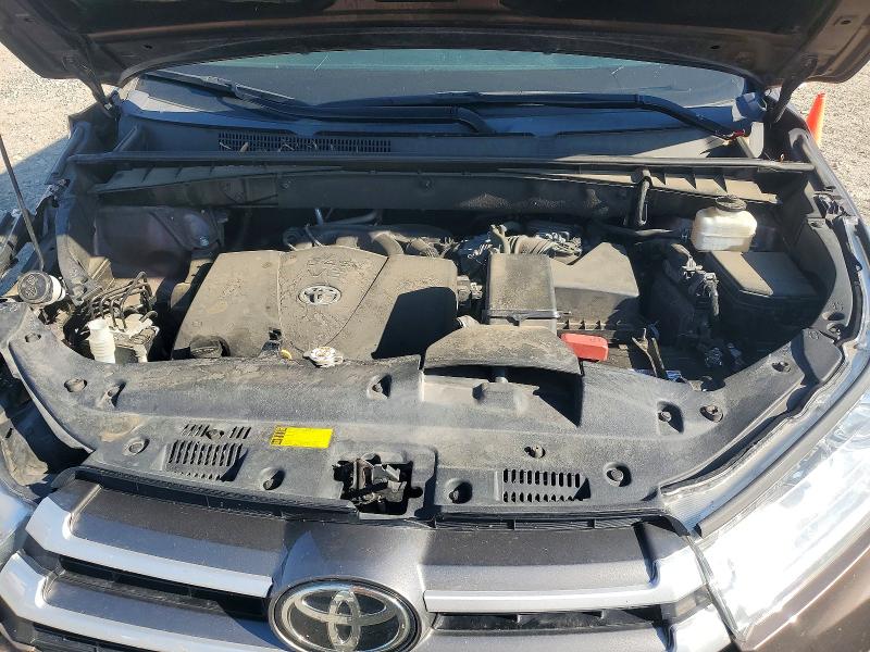 Продажа на аукционе авто 2019 Toyota Highlander, vin: 5TDBZRFH7KS700663, номер лота: 49443316