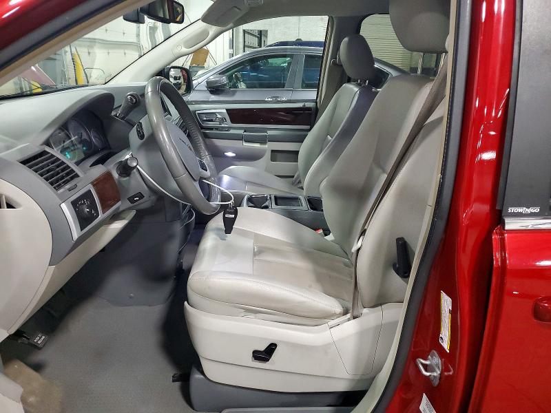 46515116 :رقم المزاد ، 2A4RR5DX6AR153551 vin ، 2010 Chrysler Town & Country مزاد بيع