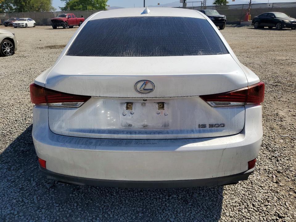 49028886 :رقم المزاد ، JTHBA1D2XJ5062824 vin ، 2018 Lexus Is مزاد بيع