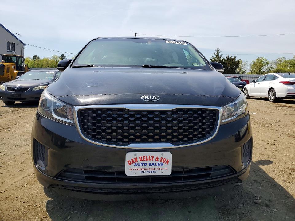 51142646 :رقم المزاد ، KNDMB5C12J6395763 vin ، 2018 Kia Sedona مزاد بيع