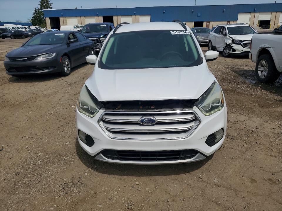 2017 Ford Escape მანქანა იყიდება აუქციონზე, vin: 1FMCU0GD4HUA12498, აუქციონის ნომერი: 51297096