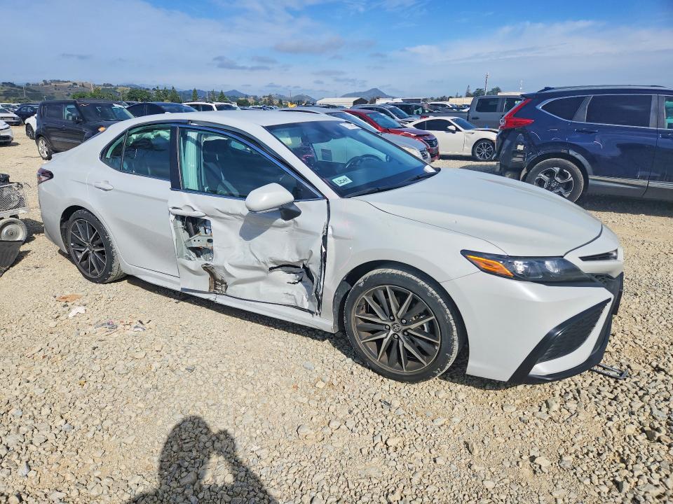 51124946 :رقم المزاد ، 4T1G11AK3PU141872 vin ، 2023 Toyota Camry مزاد بيع