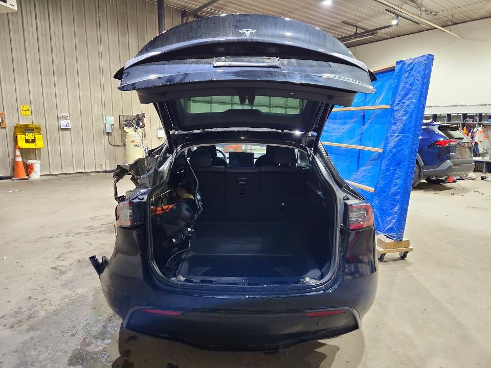 50118096 :رقم المزاد ، 7SAYGDEE9PA187003 vin ، 2023 Tesla Model Y مزاد بيع