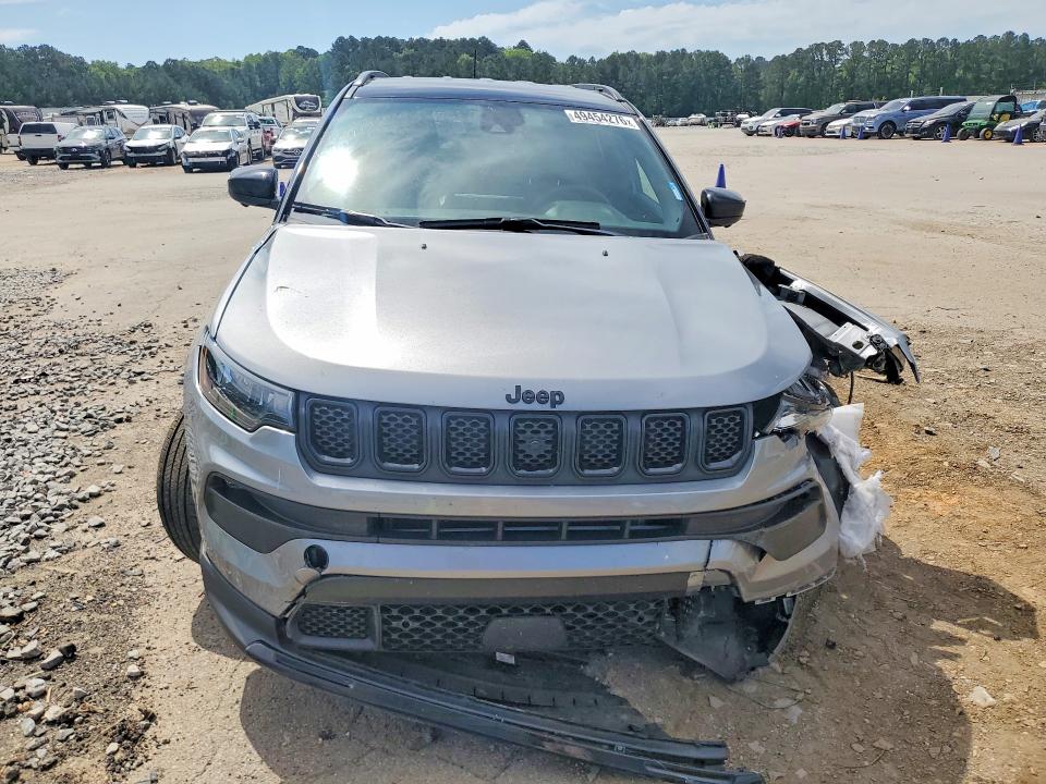 49454276 :رقم المزاد ، 3C4NJDBN0PT555515 vin ، 2023 Jeep Compass Latitude مزاد بيع