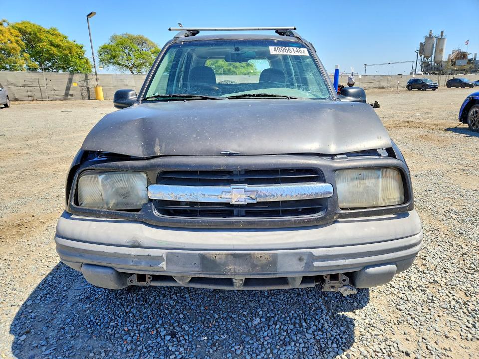 49966146 :رقم المزاد ، 2CNBJ13C2Y6914377 vin ، 2000 Chevrolet Tracker مزاد بيع