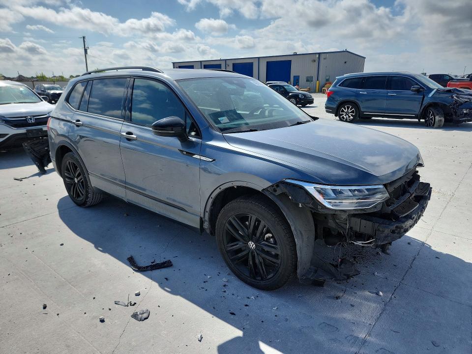 49475766 :رقم المزاد ، 3VVCB7AX0NM052116 vin ، 2022 Volkswagen Tiguan مزاد بيع