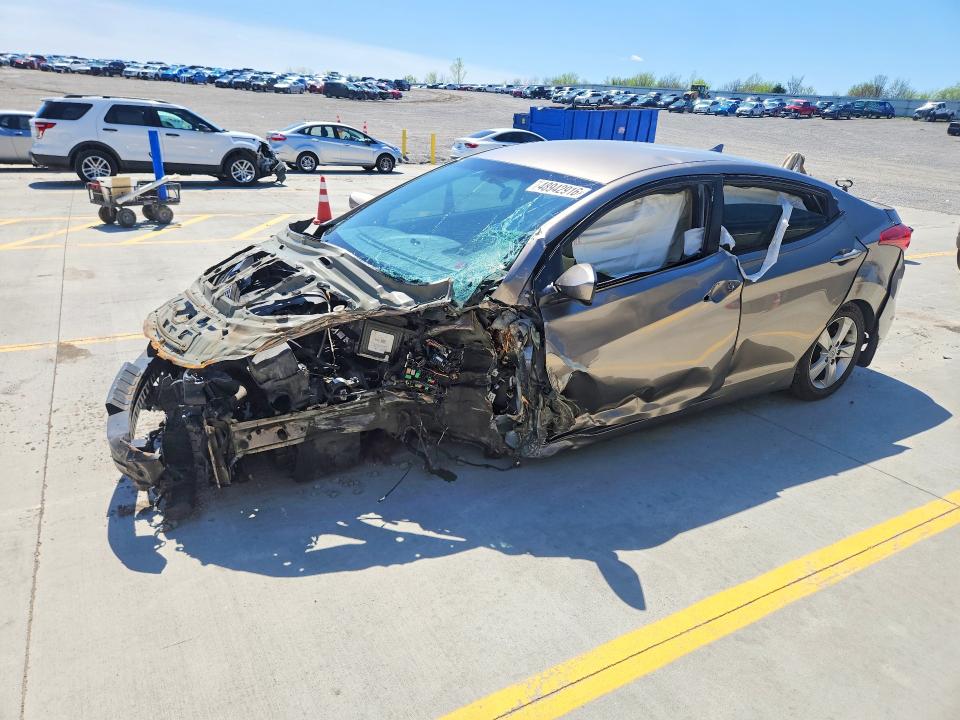2013 Hyundai Elantra მანქანა იყიდება აუქციონზე, vin: 5NPDH4AE4DH272104, აუქციონის ნომერი: 48942916