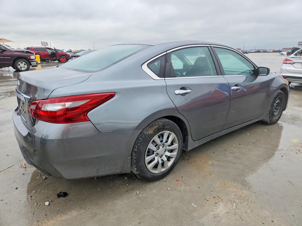 52085326 :رقم المزاد ، 1N4AL3AP7JC183914 vin ، 2018 Nissan Altima مزاد بيع