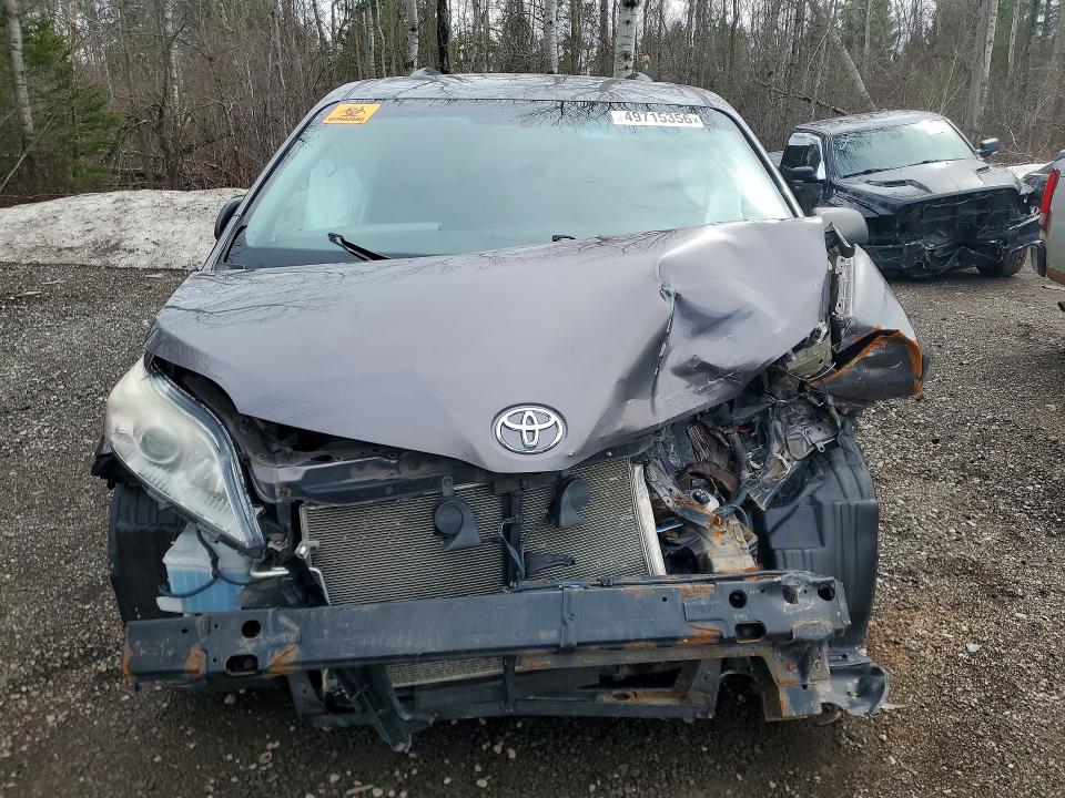 Продажа на аукционе авто 2015 Toyota Sienna, vin: 5TDKK3DC1FS646307, номер лота: 49715356