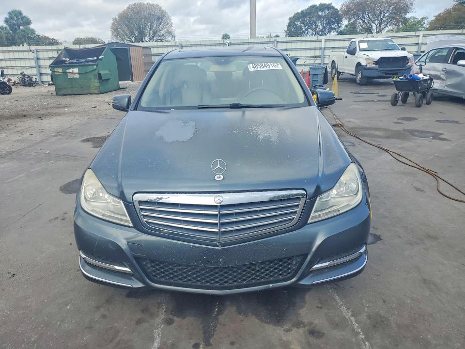 48584916 :رقم المزاد ، WDDGF8AB2ER302913 vin ، 2014 Mercedes-benz C مزاد بيع