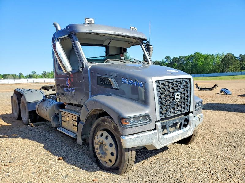 Продажа на аукционе авто 2025 Volvo Vhd, vin: 4V4KC9EH7SN678404, номер лота: 48353126