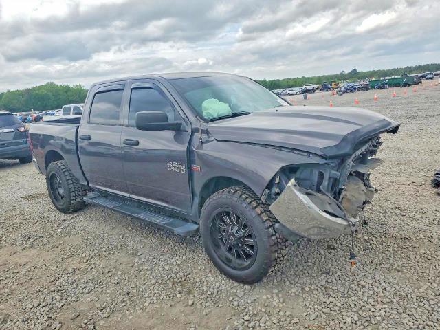 49636406 :رقم المزاد ، 1C6RR7KT7JS296290 vin ، 2018 Ram 1500 مزاد بيع