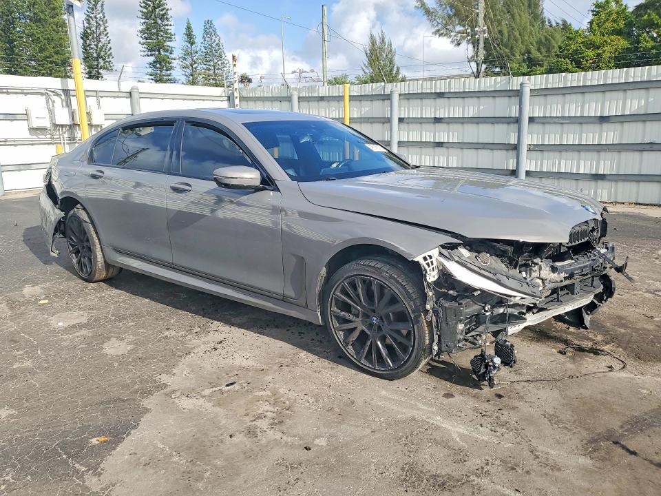 48675516 :رقم المزاد ، WBA7T2C04NCH01241 vin ، 2022 Bmw 740 مزاد بيع