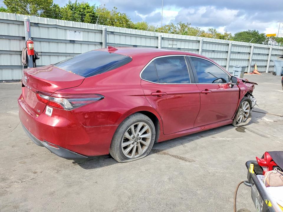 Продажа на аукционе авто 2021 Toyota Camry, vin: 4T1C11AK3MU444774, номер лота: 51430306