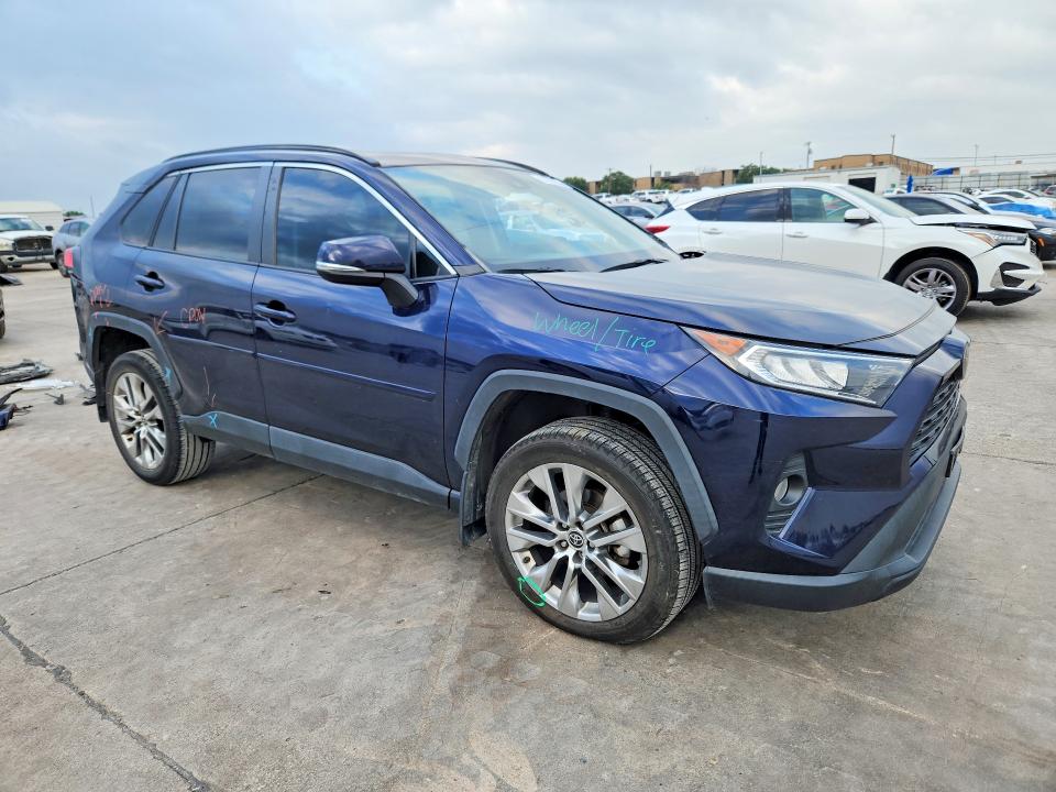 51163576 :رقم المزاد ، 2T3C1RFV5MW151404 vin ، 2021 Toyota Rav4 مزاد بيع