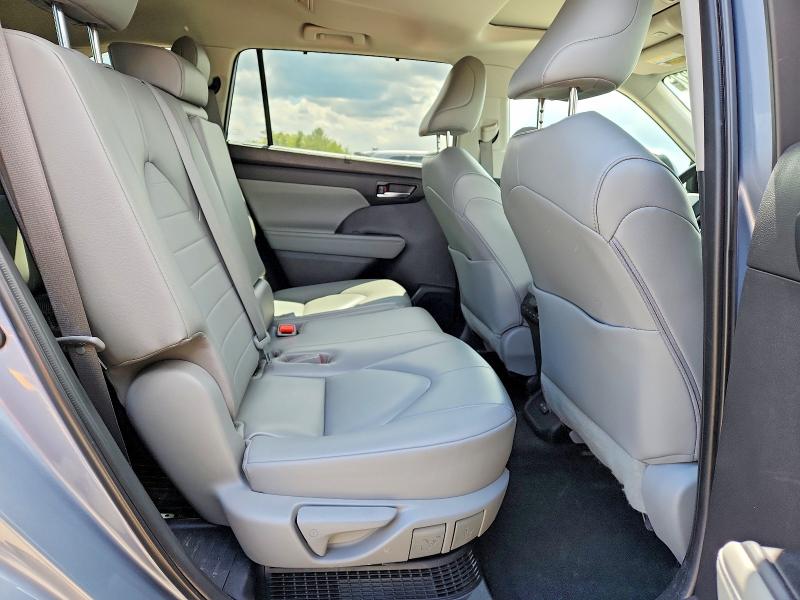Продажа на аукционе авто 2023 Toyota Highlander Hybrid, vin: 5TDKBRCHXPS119884, номер лота: 50629376