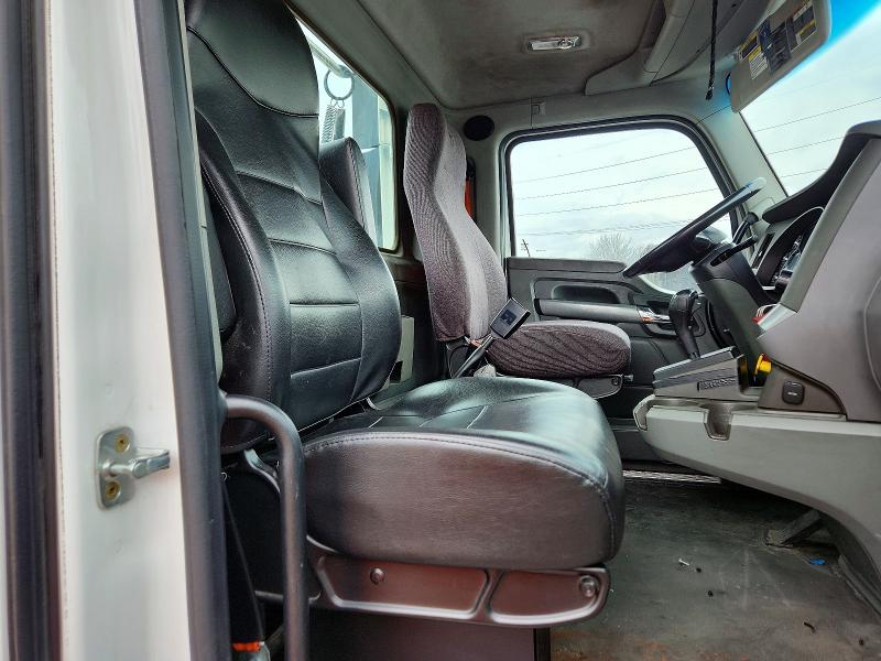 Продажа на аукционе авто 2016 Kenworth T680, vin: 1XKYA48X6GJ496309, номер лота: 46211026