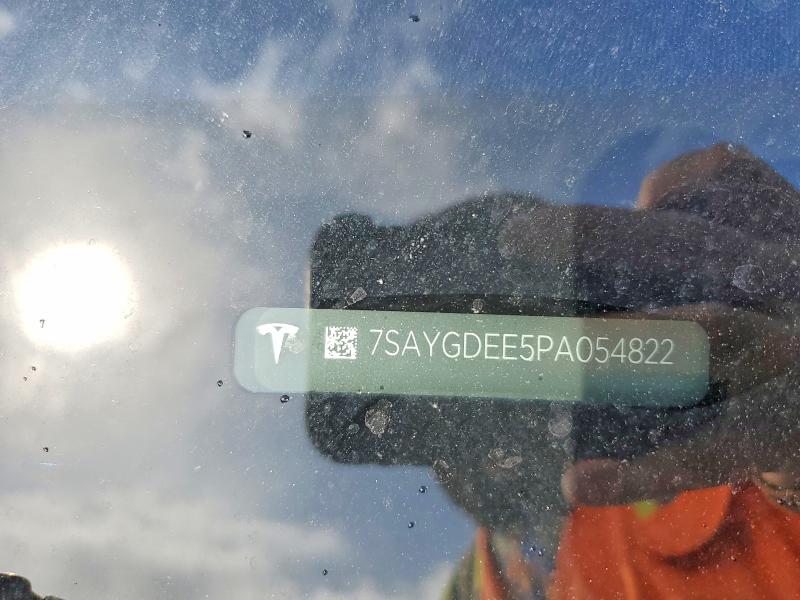 49504696 :رقم المزاد ، 7SAYGDEE5PA054822 vin ، 2023 Tesla Model Y مزاد بيع