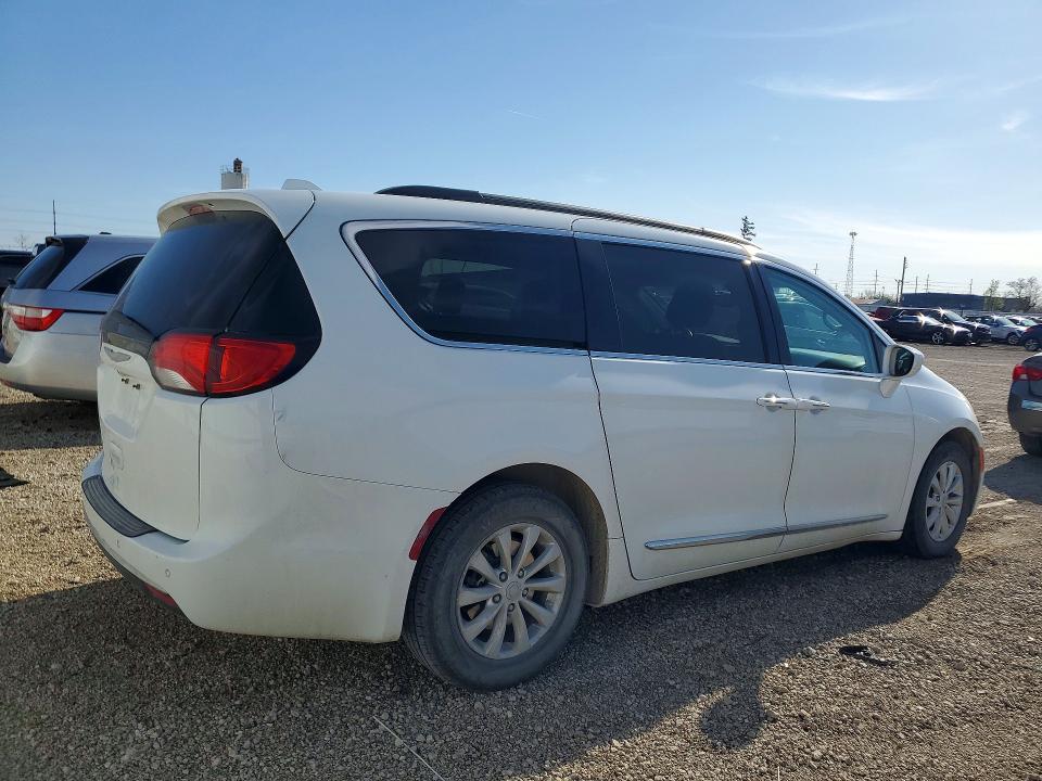 Продажа на аукционе авто 2017 Chrysler Pacifica, vin: 2C4RC1BGXHR523686, номер лота: 50681706