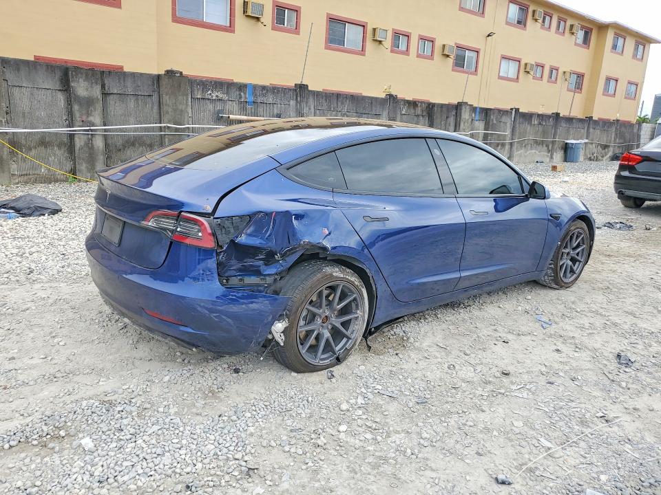 51271216 :رقم المزاد ، 5YJ3E1EA3NF185224 vin ، 2022 Tesla Model 3 مزاد بيع
