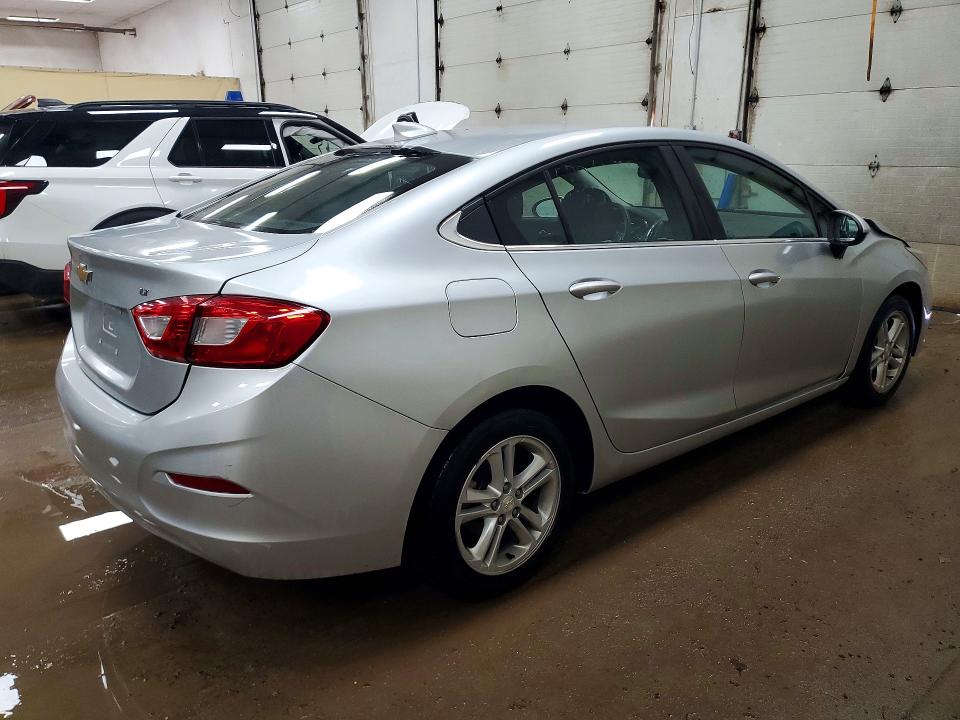 Продажа на аукционе авто 2018 Chevrolet Cruze, vin: 1G1BE5SM3J7138544, номер лота: 49181256