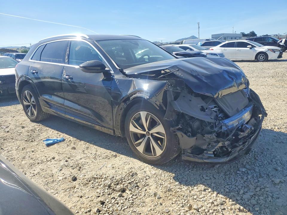 49021366 :رقم المزاد ، WA15AAGE7RB024639 vin ، 2024 Audi Q8 E-tron مزاد بيع