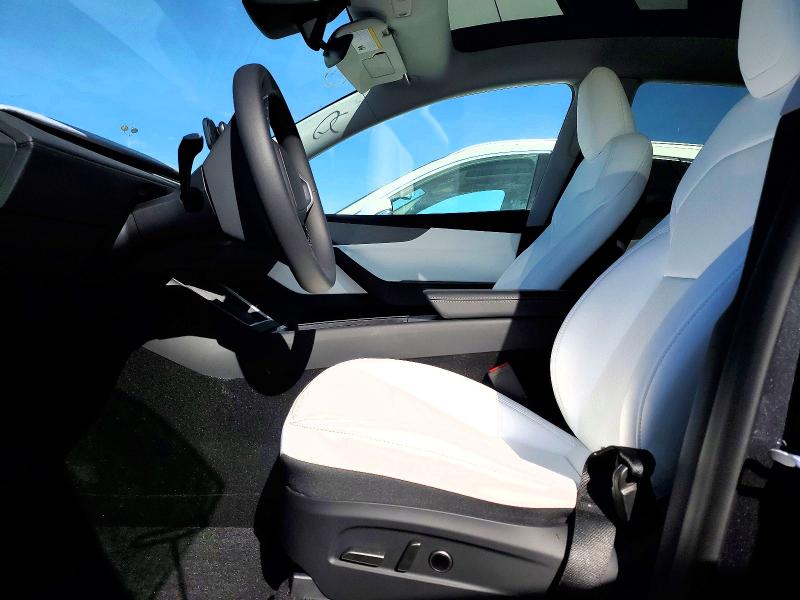 46946326 :رقم المزاد ، 7SAYGDEE2TF370191 vin ، 2026 Tesla Model Y مزاد بيع