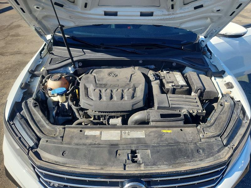 51098106 :رقم المزاد ، 1VWAA7A31JC032312 vin ، 2018 Volkswagen Passat مزاد بيع