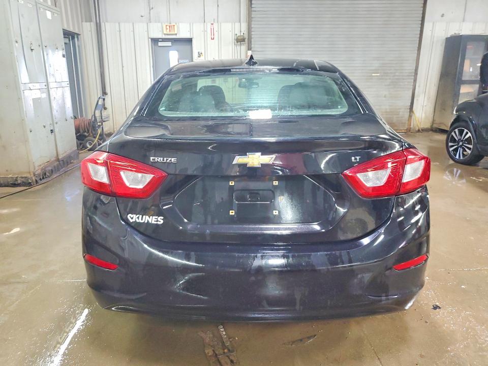 Продаж на аукціоні авто 2018 Chevrolet Cruze, vin: 1G1BE5SM3J7112221, номер лоту: 48988276