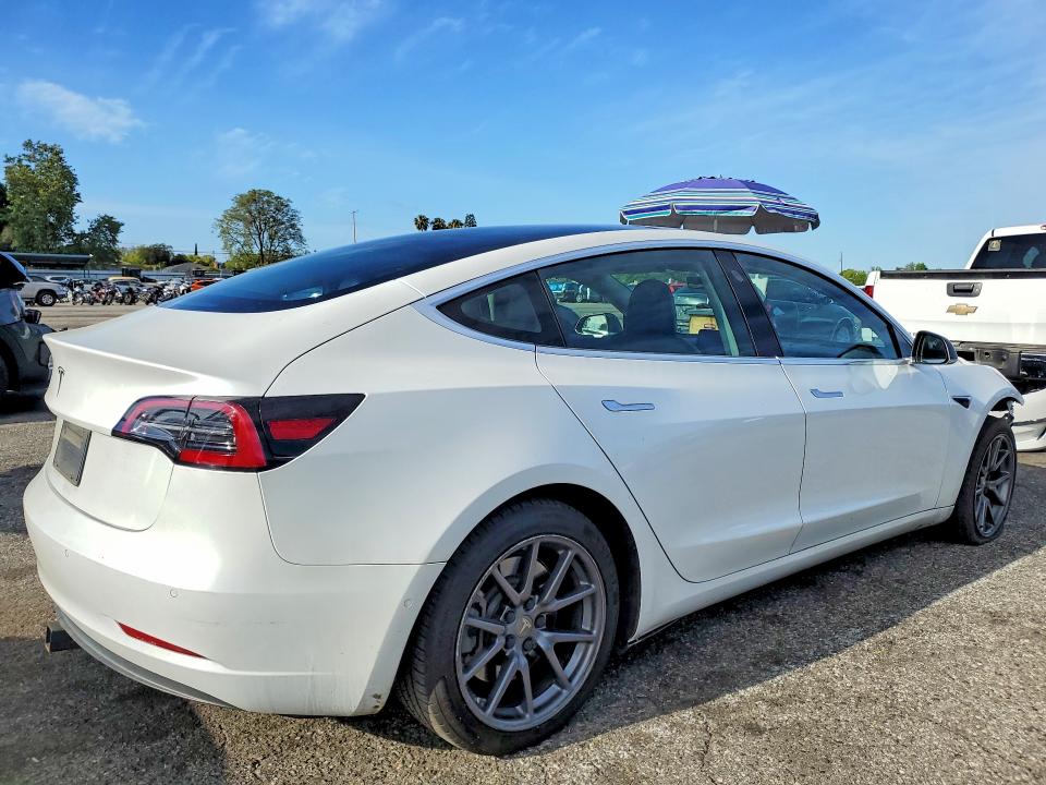51143036 :رقم المزاد ، 5YJ3E1EAXKF300297 vin ، 2019 Tesla Model 3 مزاد بيع