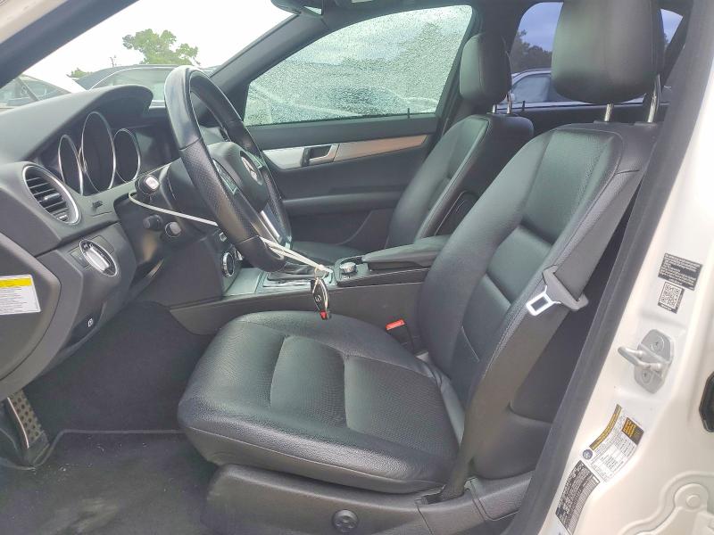 Продаж на аукціоні авто 2014 Mercedes-benz C, vin: WDDGF4HB9EA939889, номер лоту: 51946296