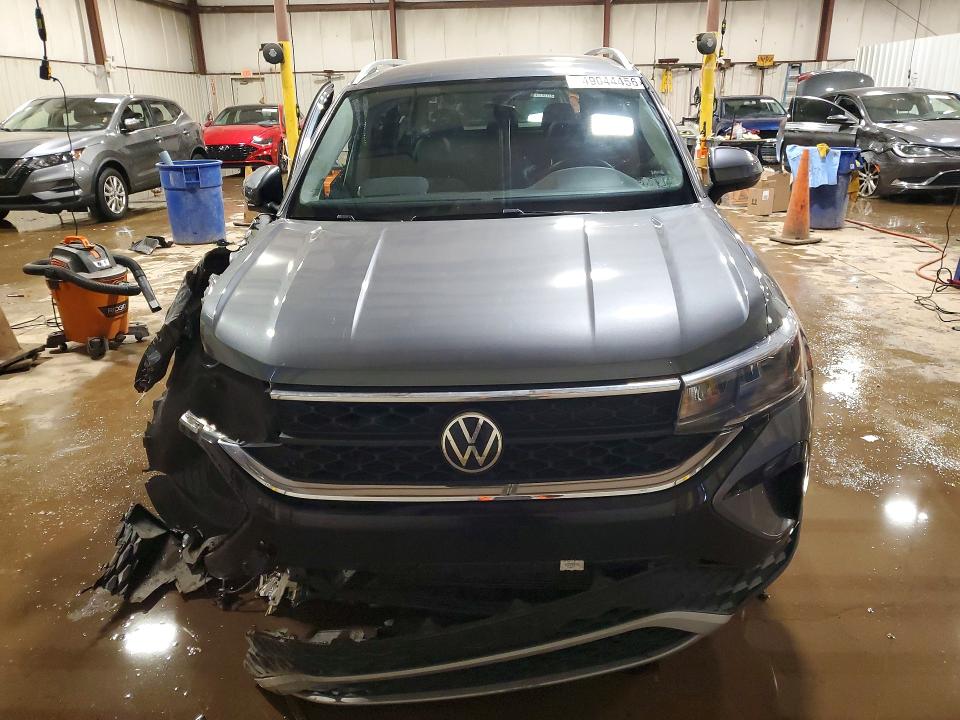 Продажа на аукционе авто 2022 Volkswagen Taos, vin: 3VVWX7B20NM042350, номер лота: 49044456