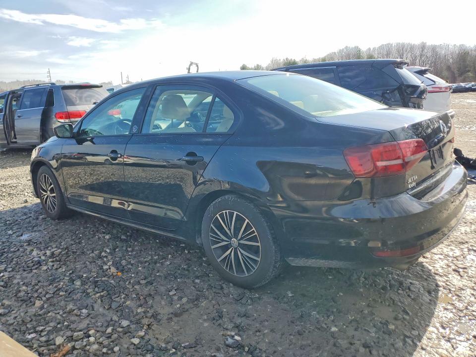 48737686 :رقم المزاد ، 3VWDB7AJ6JM236045 vin ، 2018 Volkswagen Jetta مزاد بيع