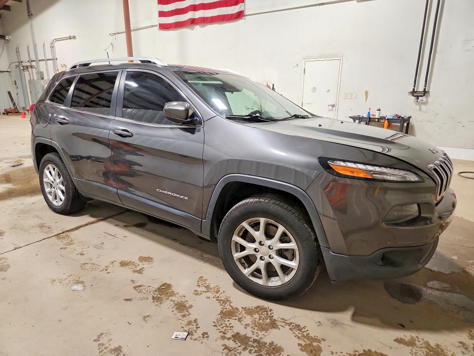 Продаж на аукціоні авто 2016 Jeep Cherokee, vin: 1C4PJMCB7GW327180, номер лоту: 51592366