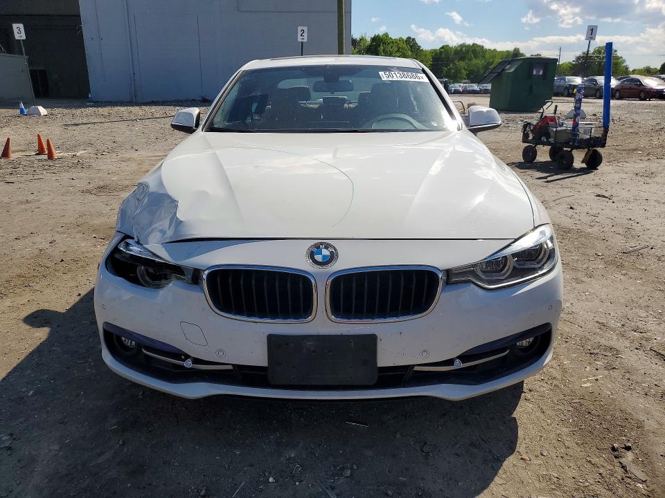 50138686 :رقم المزاد ، WBA8D9G34HNU62052 vin ، 2017 Bmw 330 مزاد بيع