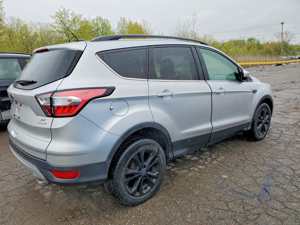 Продажа на аукционе авто 2018 Ford Escape, vin: 1FMCU0GD4JUB70328, номер лота: 51593766