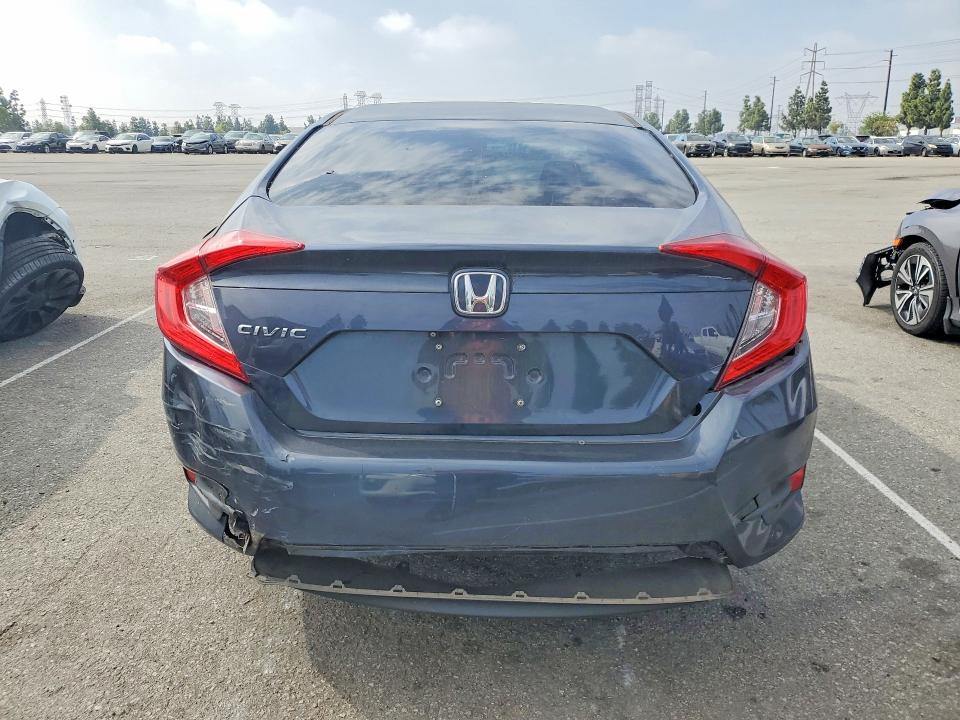 49575666 :رقم المزاد ، 19XFC2F59HE060815 vin ، 2017 Honda Civic مزاد بيع