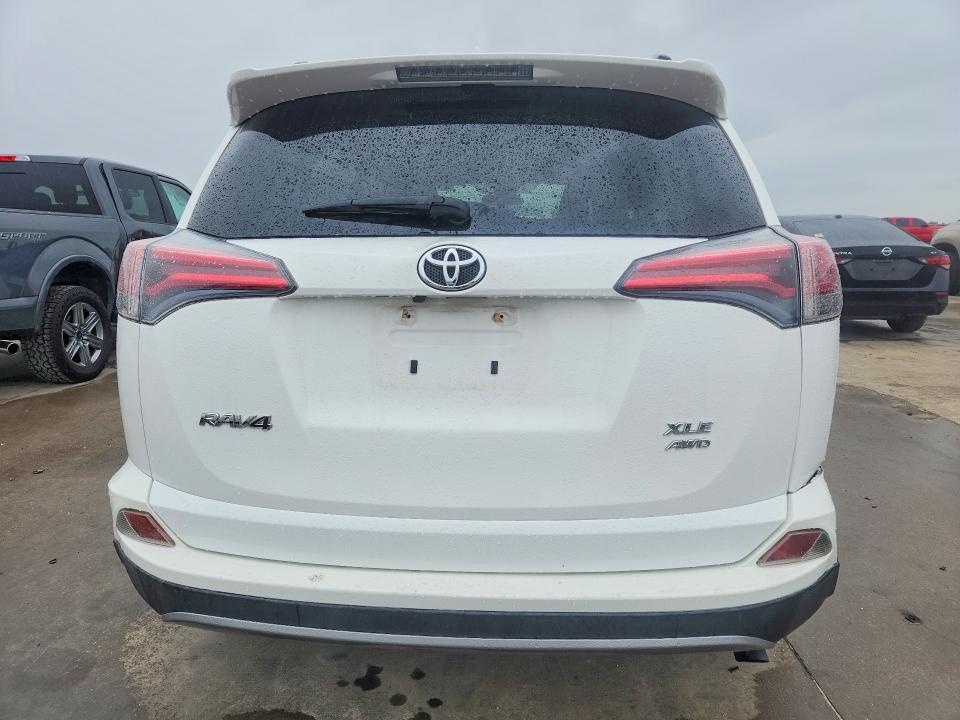 Продаж на аукціоні авто 2017 Toyota Rav4, vin: JTMRFREV1HD198381, номер лоту: 50767416