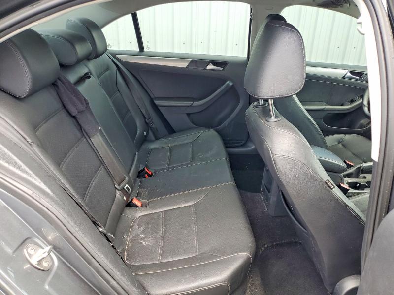 49438226 :رقم المزاد ، 3VWDB7AJ2JM205102 vin ، 2018 Volkswagen Jetta مزاد بيع