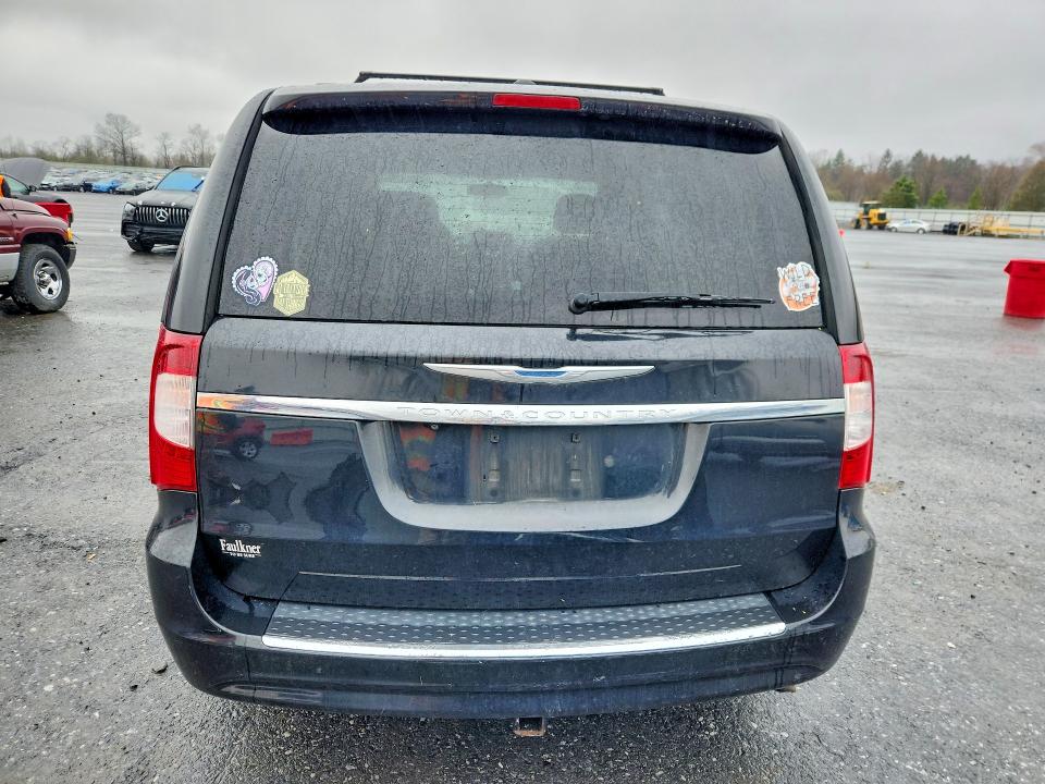 48392076 :رقم المزاد ، 2C4RC1BG0FR513651 vin ، 2015 Chrysler Town & Country مزاد بيع