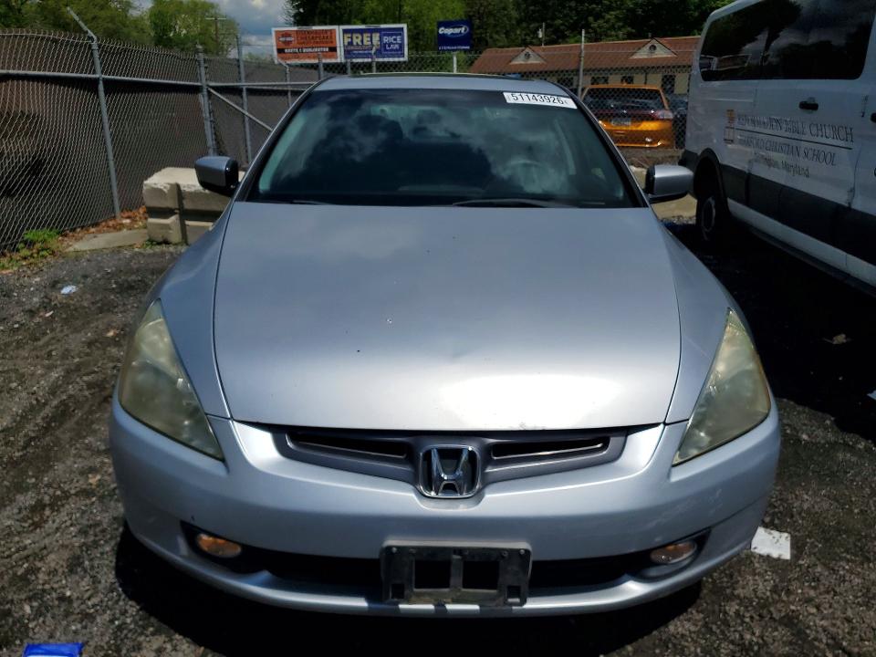 51143926 :رقم المزاد ، 1HGCM56795A000178 vin ، 2005 Hond Accord مزاد بيع
