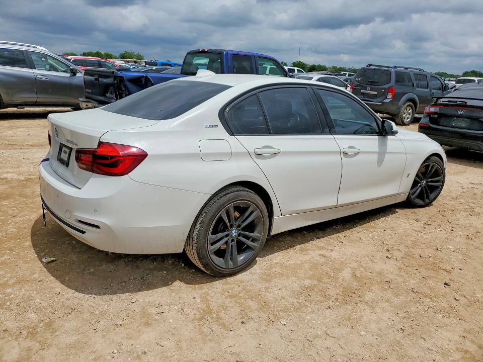 Продажа на аукционе авто 2018 Bmw 330e, vin: WBA8E1C51JA758486, номер лота: 50995236