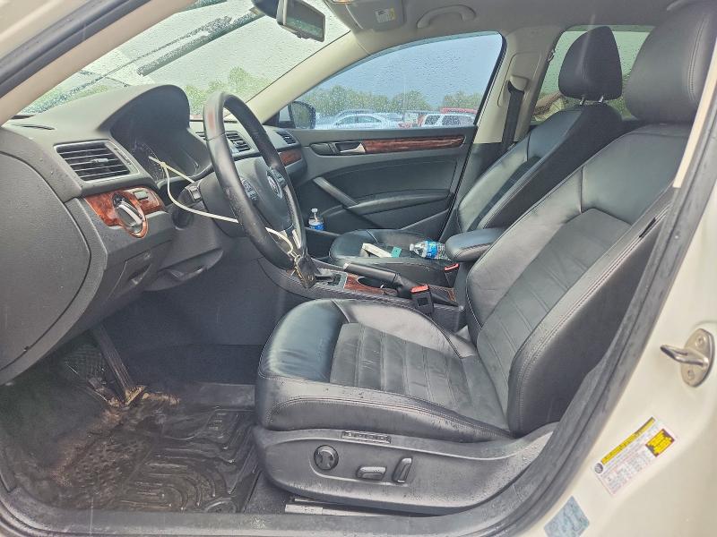 51176556 :رقم المزاد ، 1VWCN7A39DC045262 vin ، 2013 Volkswagen Passat مزاد بيع
