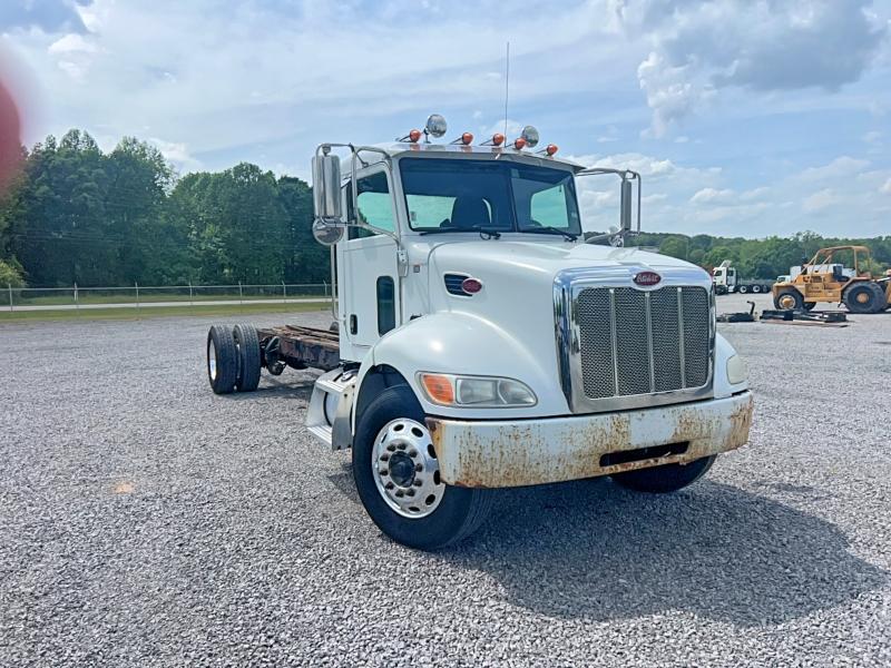 51500376 :رقم المزاد ، 2NPLHN6X28M757870 vin ، 2008 Peterbilt 335 مزاد بيع