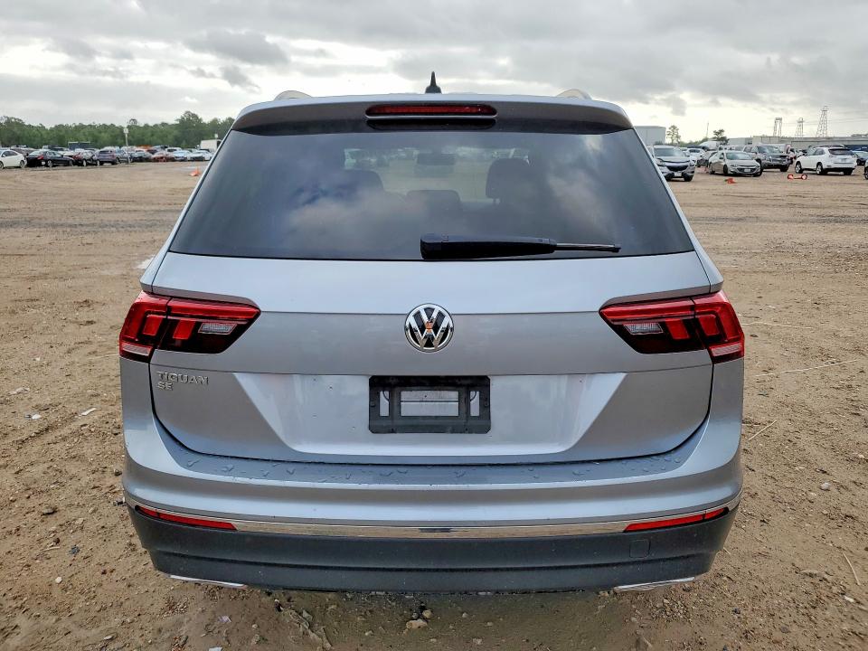 49510726 :رقم المزاد ، 3VV3B7AX8MM065890 vin ، 2021 Volkswagen Tiguan مزاد بيع