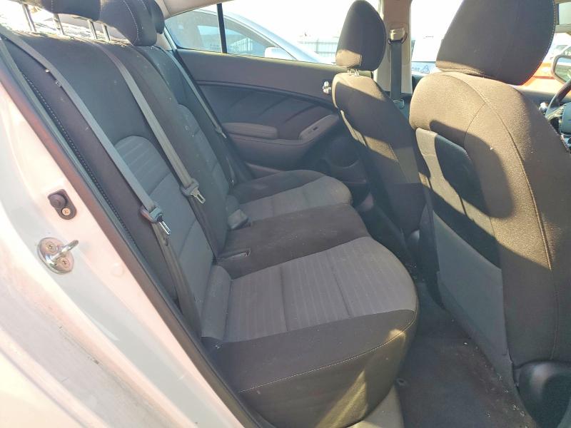 48445216 :رقم المزاد ، 3KPFL4A71JE218395 vin ، 2018 Kia Forte مزاد بيع